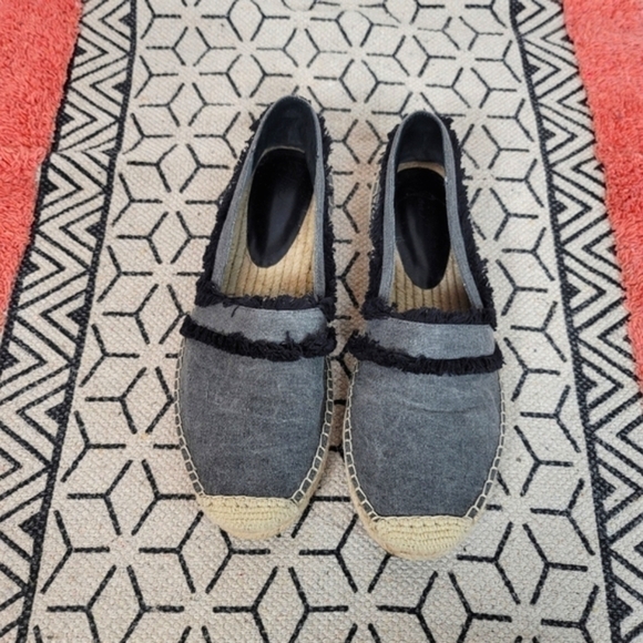 JOIE VIVIENNE FRINGE CHAMBRAY ESPADRILLE FLATS, SZ 10/ 40 EUR - Picture 3 of 13